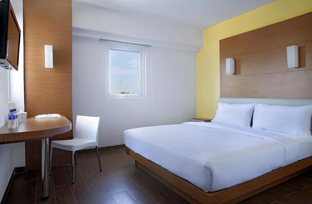Amaris Hotel Чиребон Экстерьер фото
